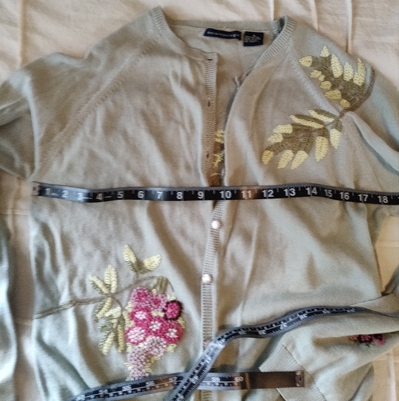 Anthropologie Embroidered Floral Cardigan Sweater, Great Condition! - Picture 8 of 16